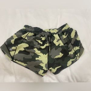 Lululemon Hotty Hot shorts (camo)
